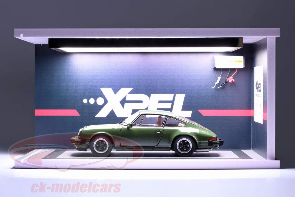 с подсветкой Витрина Service Station 1:18 TOURING