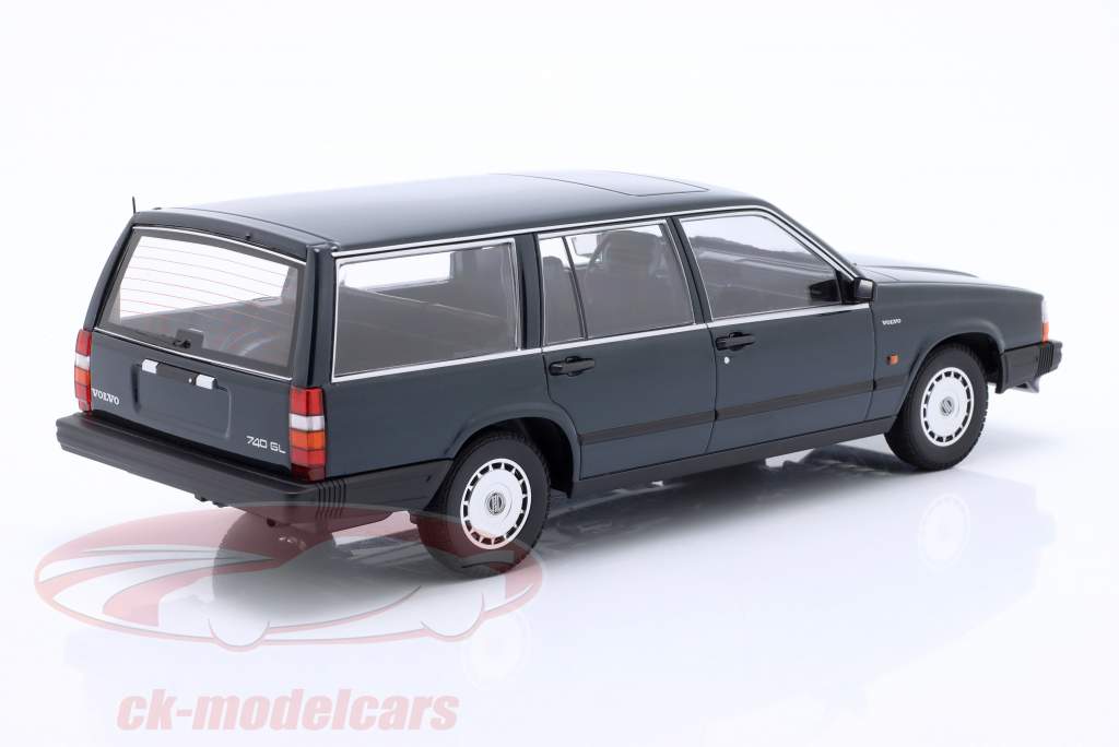 Volvo 740 GL Break year 1986 dark green metallic 1:18 Minichamps