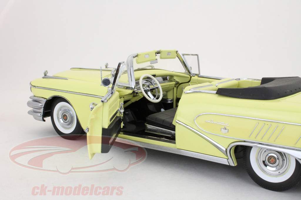 Buick Limited Open Convertible Год 1958 Крем белый 1:18 SunStar