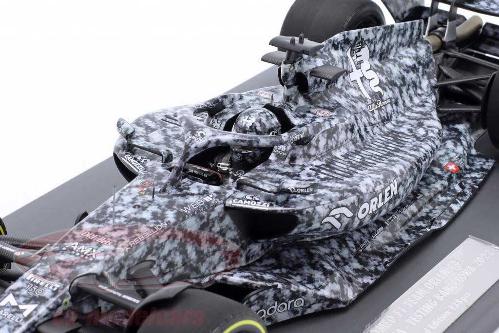 Robert Kubica Alfa Romeo C42 Formula 1 Test Barcelona 2022 1:18 Minichamps
