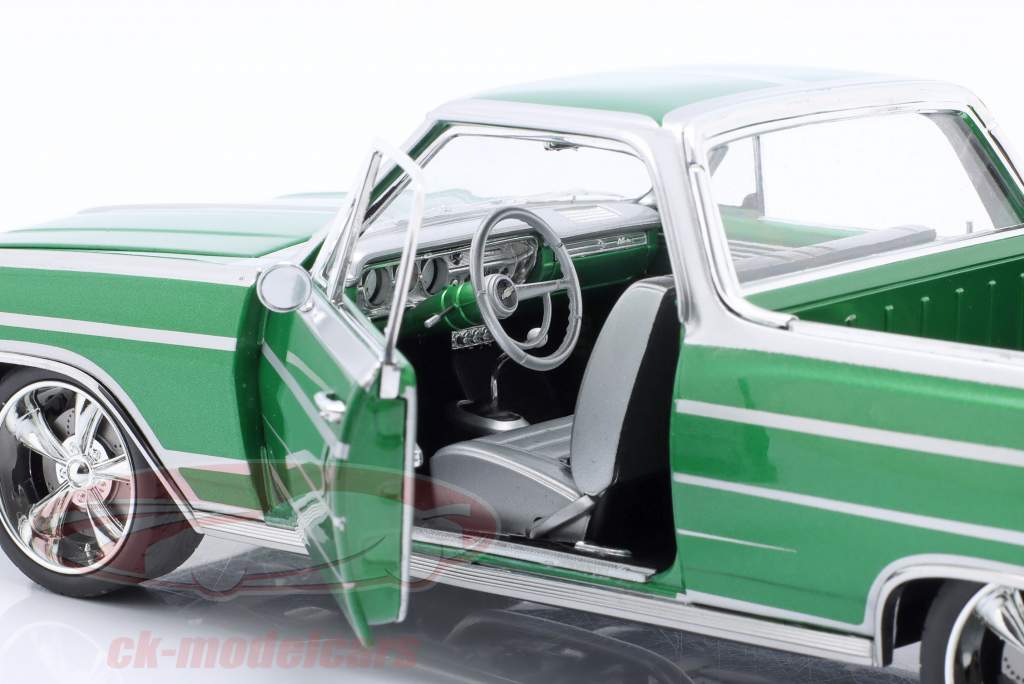 Chevrolet El Camino Customs year 1965 calypso green 1:18 Greenlight