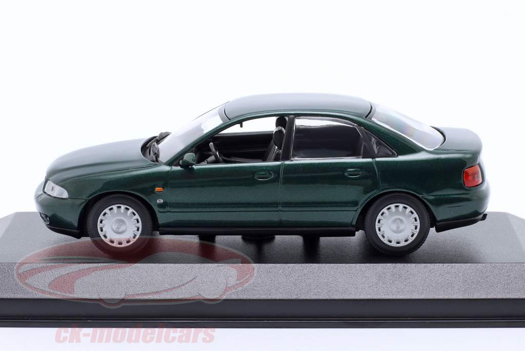 Audi A4 Année de construction 1995 vert foncé métallique 1:43 Minichamps