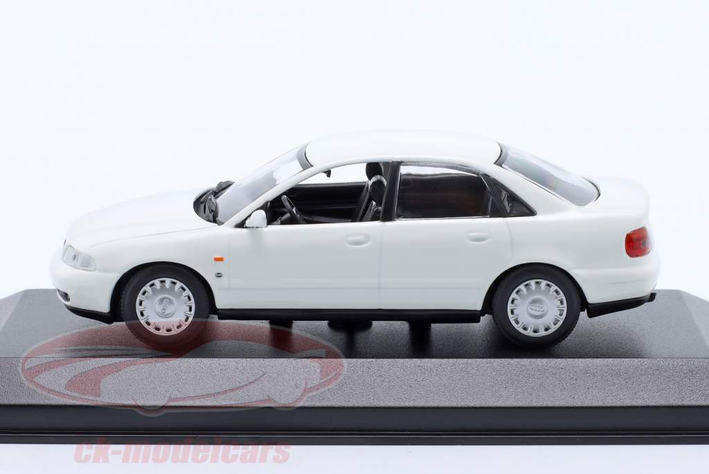 Audi A4 Año de construcción 1995 blanco 1:43 Minichamps