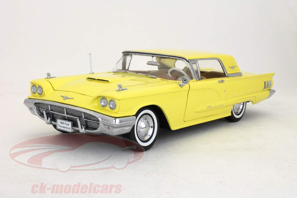 Ford Thunderbird hardtop 1960 moroccan ivory 1:18 SunStar