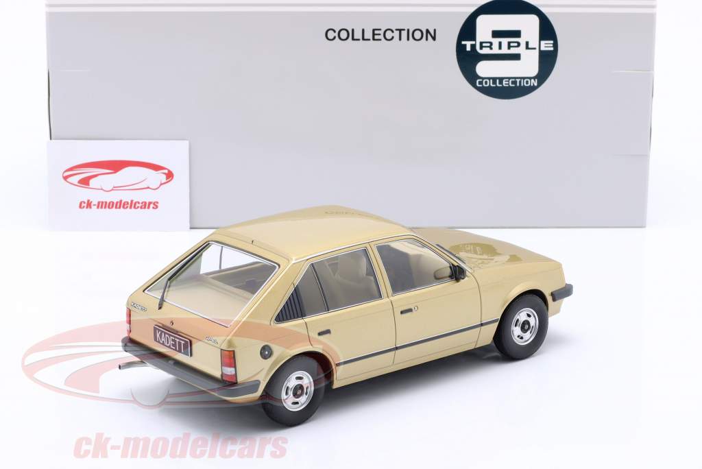 Opel Kadett D 建设年份 1984 金子 金属的 1:18 Triple9