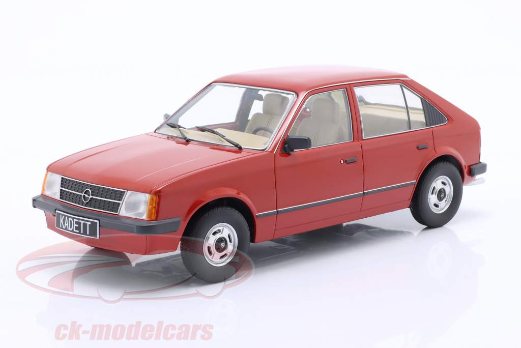 Opel Kadett D Baujahr 1984 rot 1:18 Triple9