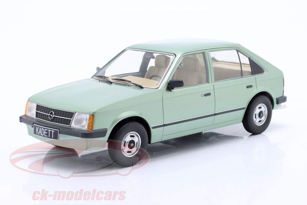 Opel Kadett D Année de construction 1984 vert clair métallique 1:18 Triple9
