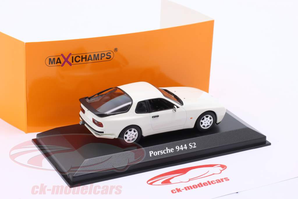 Ford Mustang Cabriolet Baujahr 1994 weiß 1:43 Minichamps
