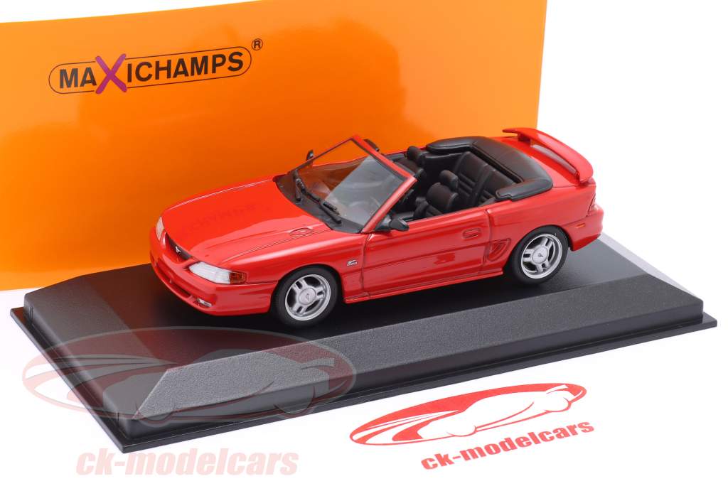 Ford Mustang Cabriolet Byggeår 1994 rød 1:43 Minichamps