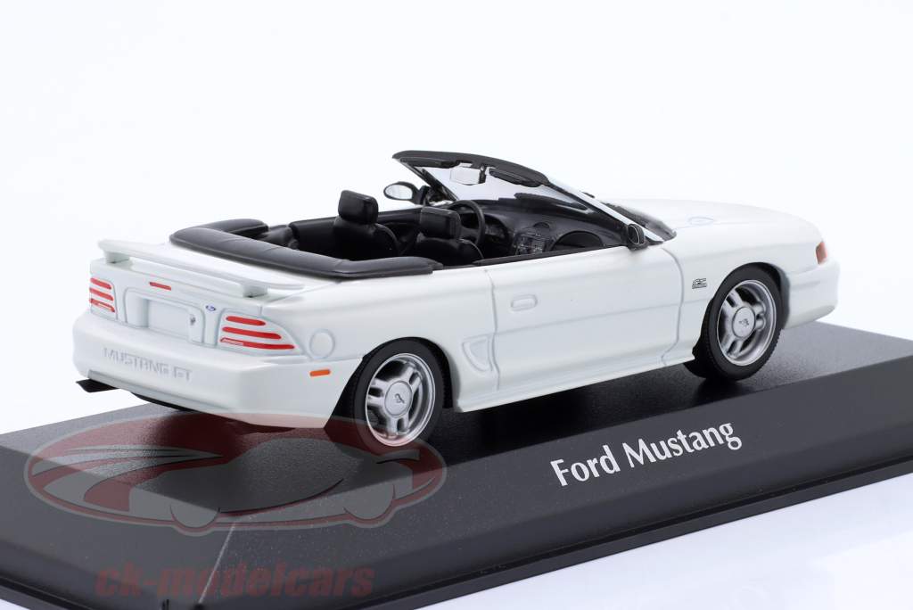 Ford Mustang Cabriolé Año de construcción 1994 blanco 1:43 Minichamps