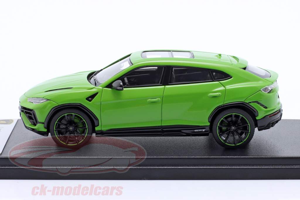 Lamborghini Urus S Год постройки 2022 mantis зеленый 1:43 LookSmart