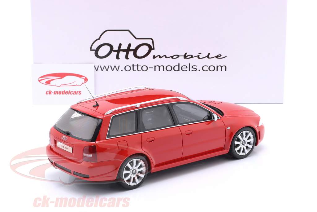 Audi RS4 (B5) Byggeår 2000 rød 1:18 OttOmobile
