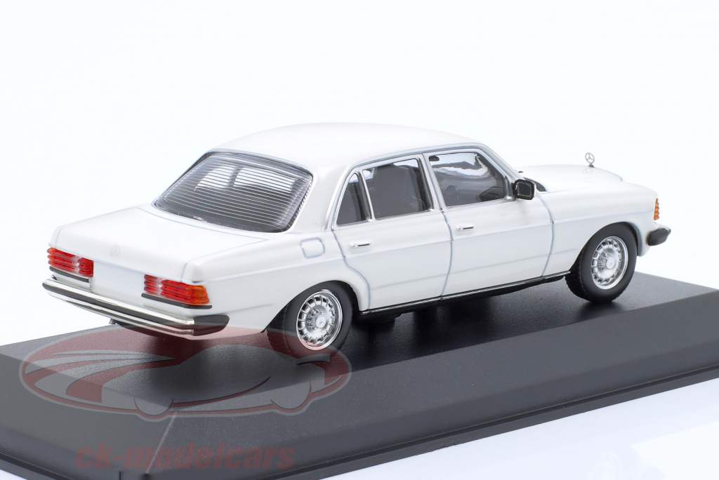 Mercedes-Benz 230E (W123) Año de construcción 1982 blanco 1:43 Minichamps