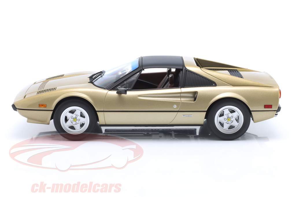 Ferrari 308 GTS Quattrovalvole Byggeår 1982 guld 1:18 Norev