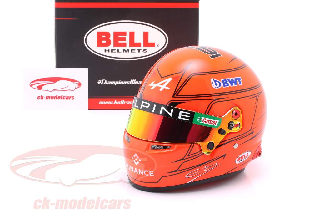 Esteban Ocon #31 BWT Alpine F1 Team formula 1 2023 casco 1:2 Bell