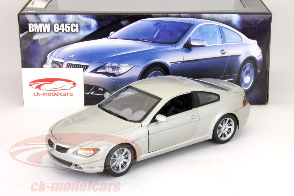 BMW 645Ci année 2003 perle argent 1:18 HotWheels