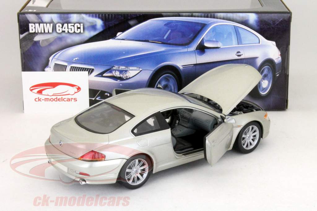 BMW 645Ci année 2003 perle argent 1:18 HotWheels