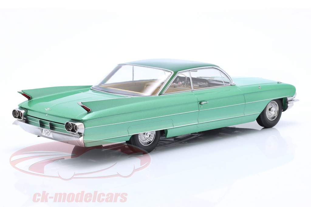 Cadillac Series 62 Coupe DeVille Byggeår 1961 grøn metallisk 1:18 KK-Scale