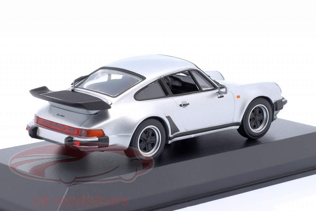 Porsche 911 (930) Turbo Byggeår 1977 sølv metallisk 1:43 Minichamps