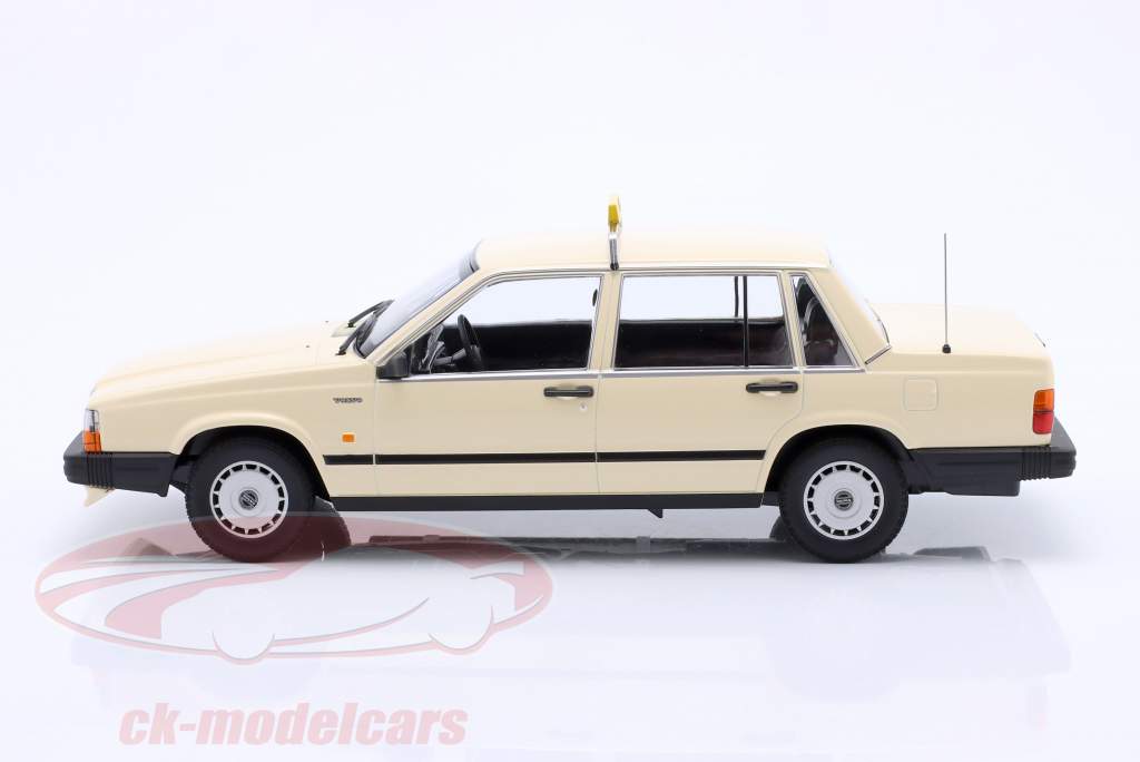 Volvo 740 GL Taxi Germania Anno di costruzione 1986 beige 1:18 Minichamps