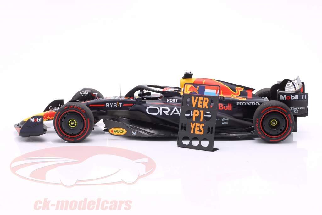 Verstappen Red Bull RB19 #1 ganador Bahréin GP fórmula 1 Campeón mundial 2023 1:18 Minichamps