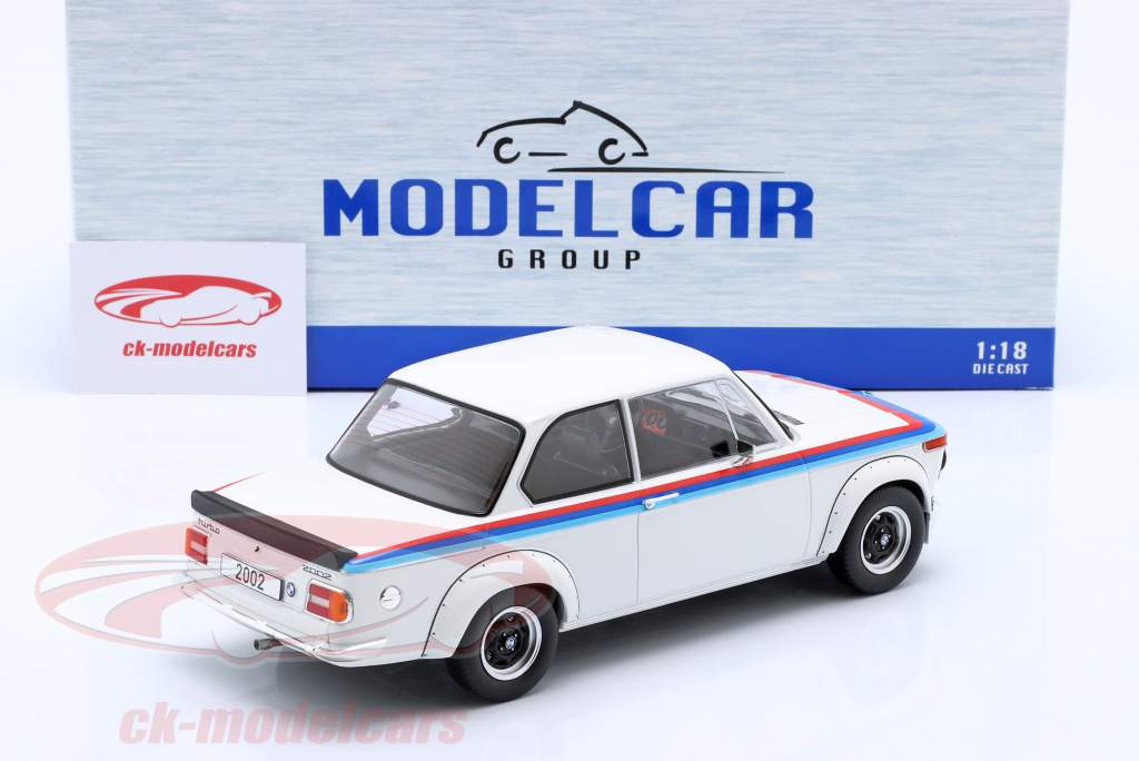 BMW 2002 Turbo Bouwjaar 1973 wit / decor 1:18 ModelCar Group