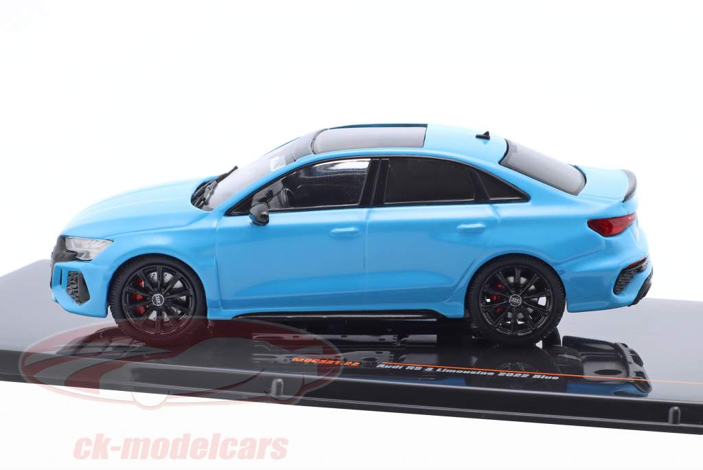 Audi RS3 (8Y) Año de construcción 2022 Azul claro 1:43 Ixo