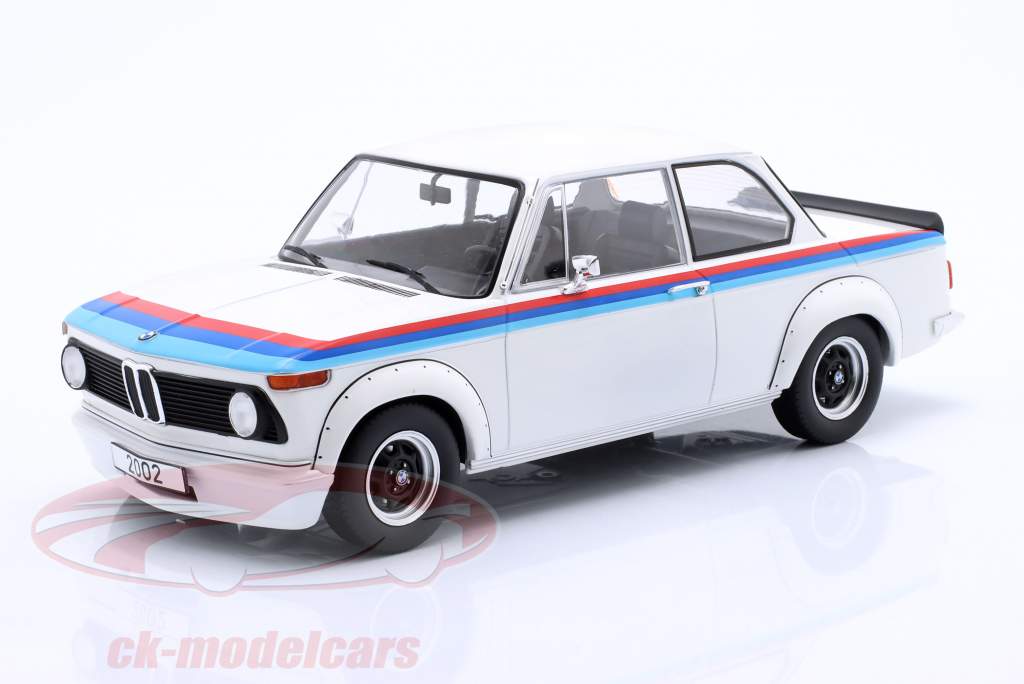 BMW 2002 Turbo Bouwjaar 1973 wit / decor 1:18 ModelCar Group