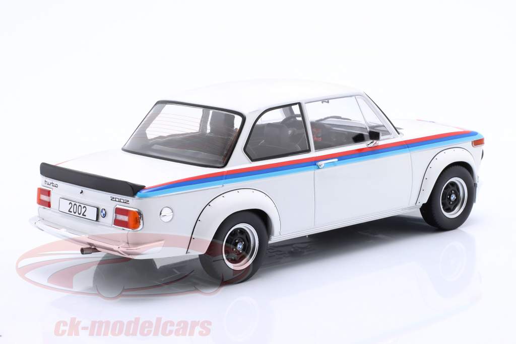BMW 2002 Turbo Bouwjaar 1973 wit / decor 1:18 ModelCar Group