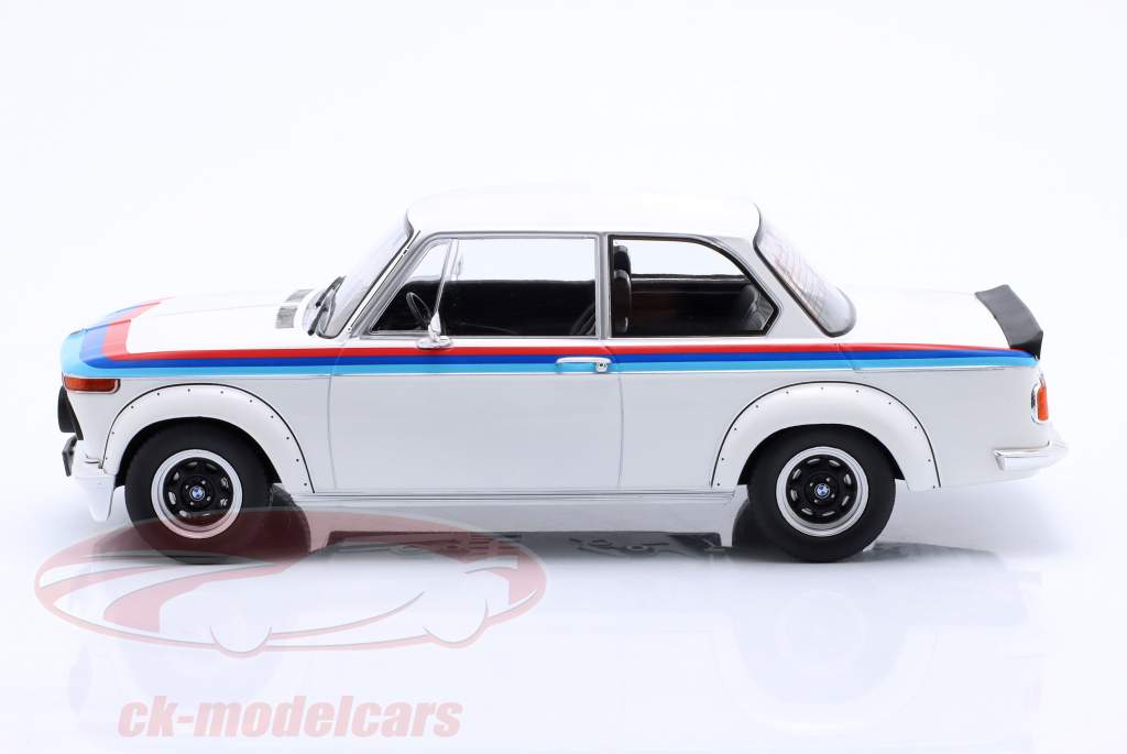 BMW 2002 Turbo 建造年份 1973 白色的 / 装饰风格 1:18 ModelCar Group