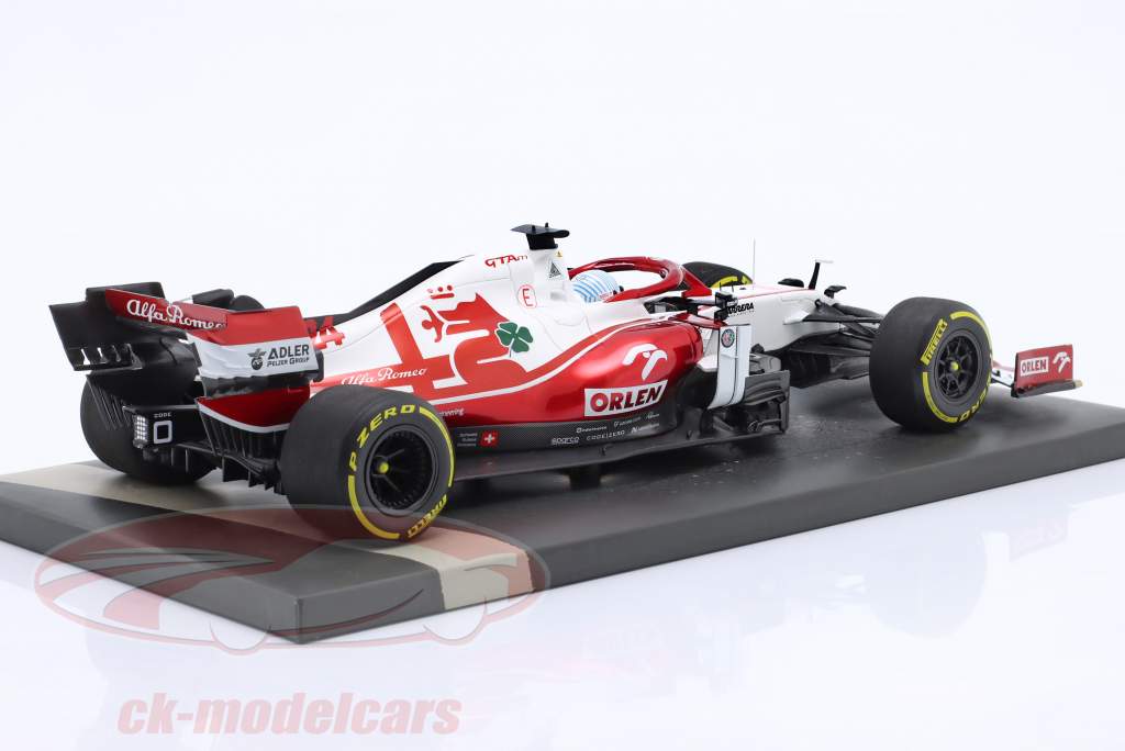 Zhou Guanyu Alfa Romeo C41 #24 formula 1 test Yas Marina 2021 1:18 Minichamps