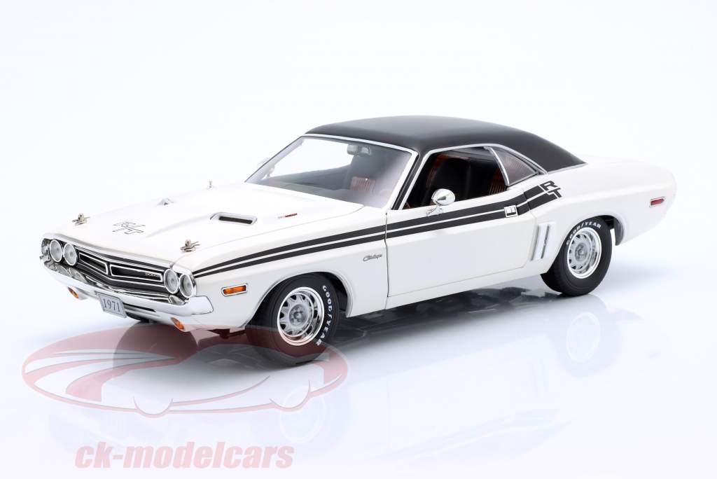Dodge Challenger R/T Byggeår 1971 hvid / sort 1:18 Greenlight