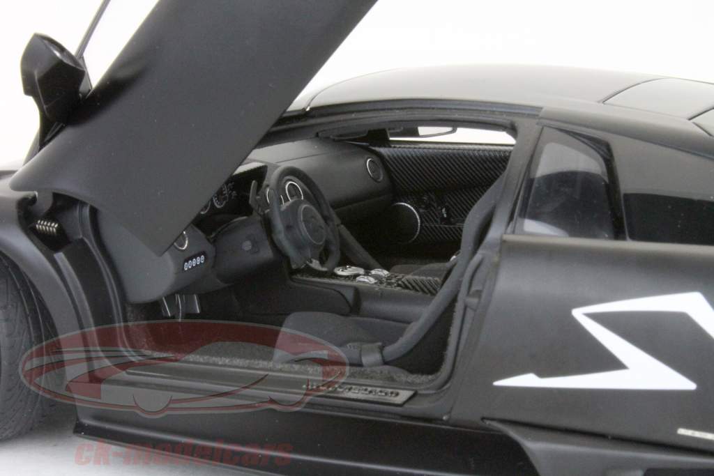 Lamborghini Murcielago LP670-4 SV Baujahr 2009 mattschwarz 1:18 AUTOart