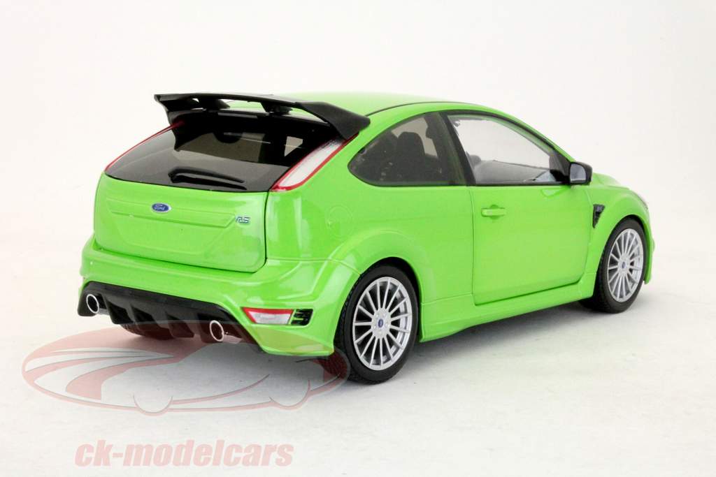 Ford Focus RS 2010 год металлик зеленый / зеленый металлик 1:18 Minichamps