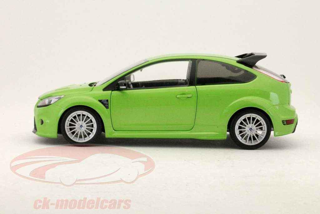 Ford Focus RS 2010 год металлик зеленый / зеленый металлик 1:18 Minichamps