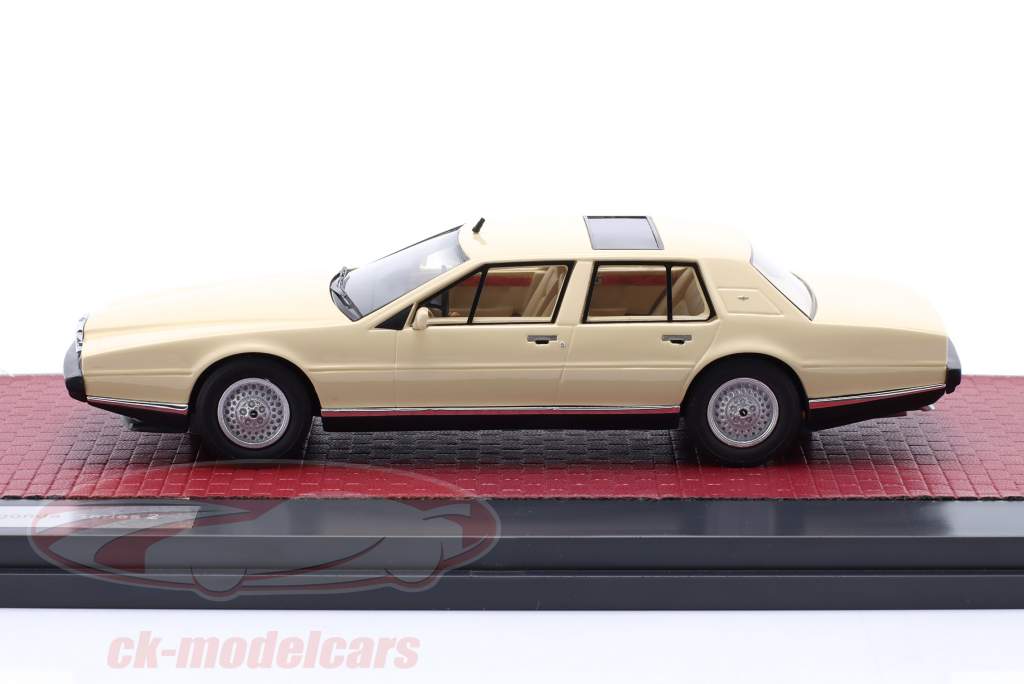 Aston Martin Lagonda S2 Año de construcción 1980 crema blanco 1:43 Matrix