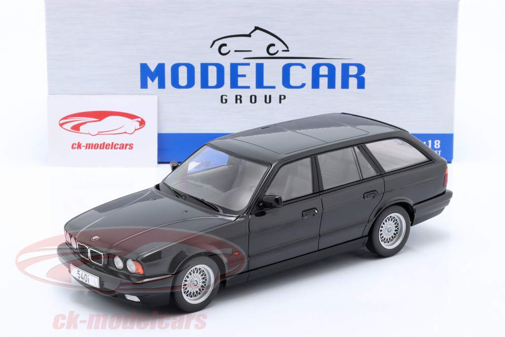 BMW 540i (E34) Touring Byggeår 1991 sort metallisk 1:18 ModelCar Group