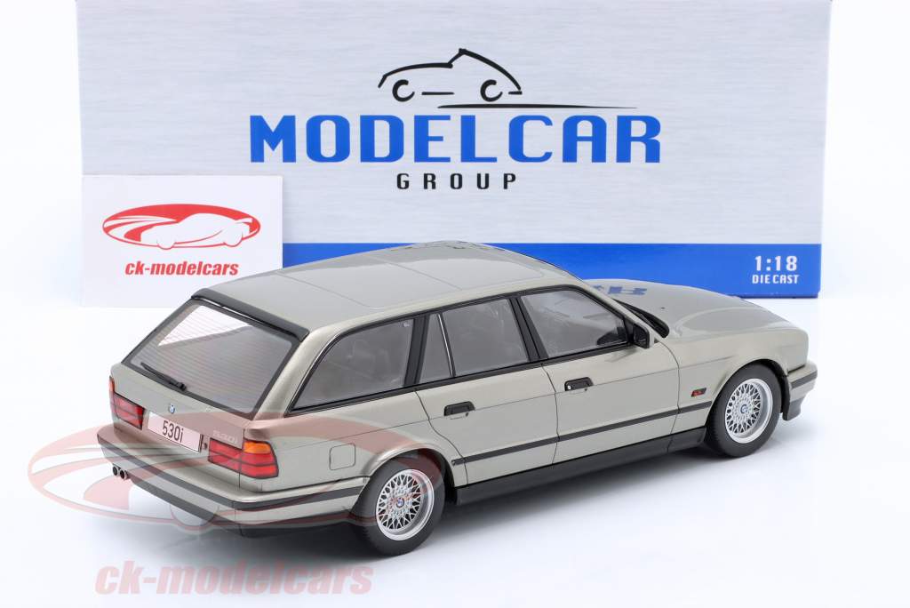 BMW 530i (E34) Touring Ano de construção 1991 cinza metálico 1:18 ModelCar Group