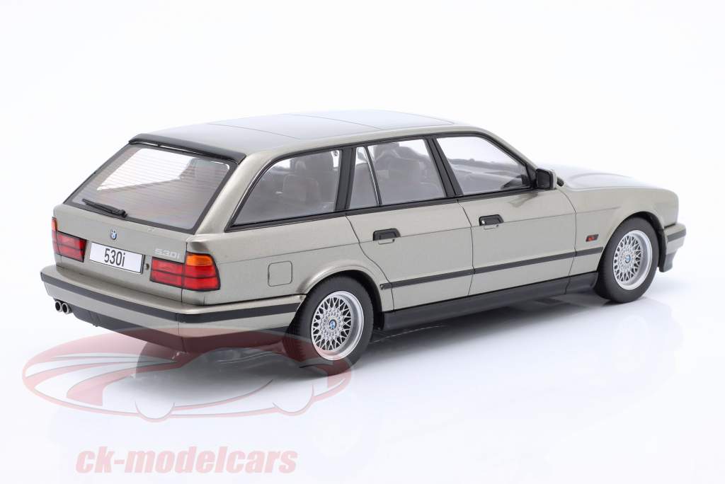 BMW 530i (E34) Touring 建設年 1991 グレー メタリック 1:18 ModelCar Group