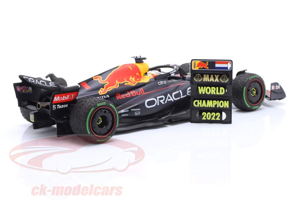 M Verstappen Red Bull RB18 #1 Winner Japan GP Formula 1 World Champion 2022 1:18 Minichamps