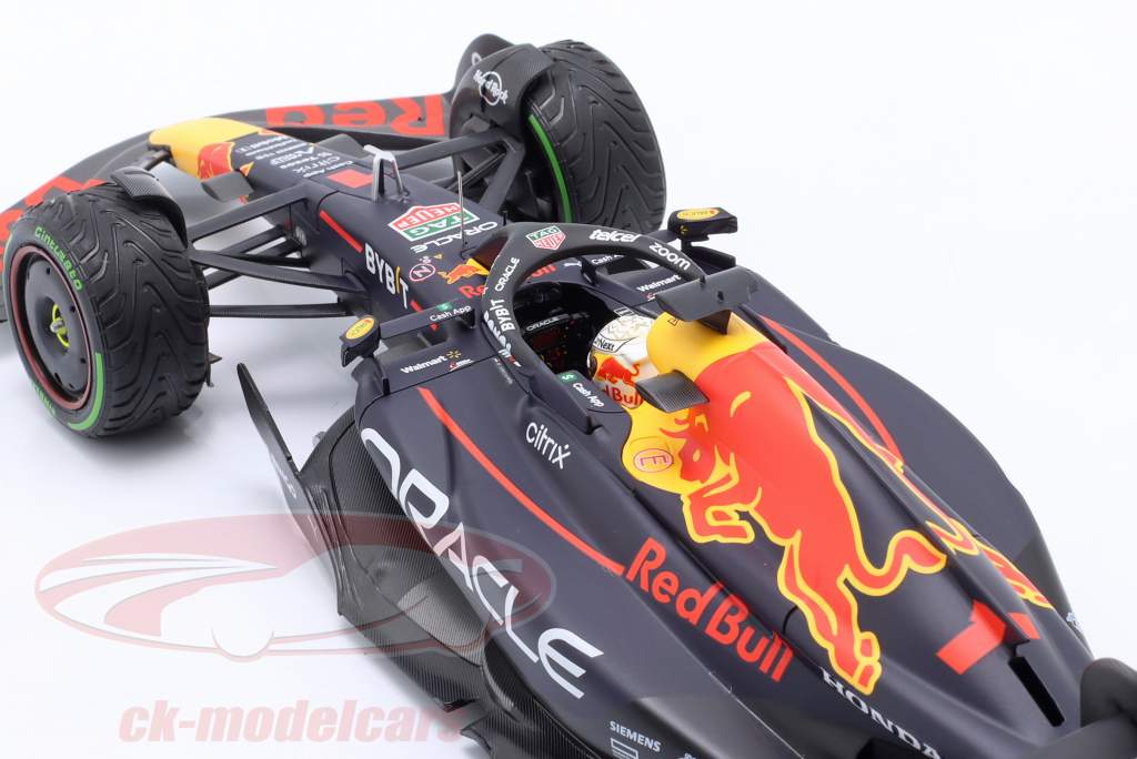 M Verstappen Red Bull RB18 #1 vinder Japan GP formel 1 Verdensmester 2022 1:18 Minichamps