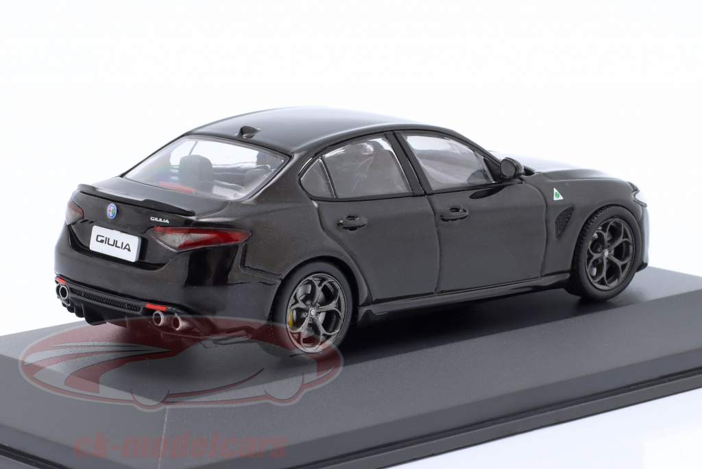 Alfa Romeo Giulia Quadrifoglio Baujahr 2019 schwarz 1:43 Solido