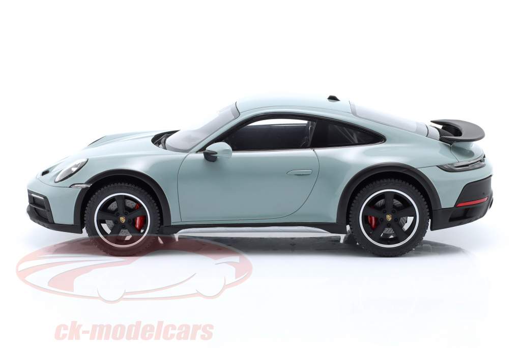 Porsche 911 (992) Dakar shadegreen metallic 1:18 Spark