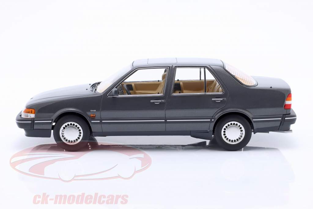 Saab 9000 CD Turbo Année de construction 1990 Gris métallique 1:18 Triple9