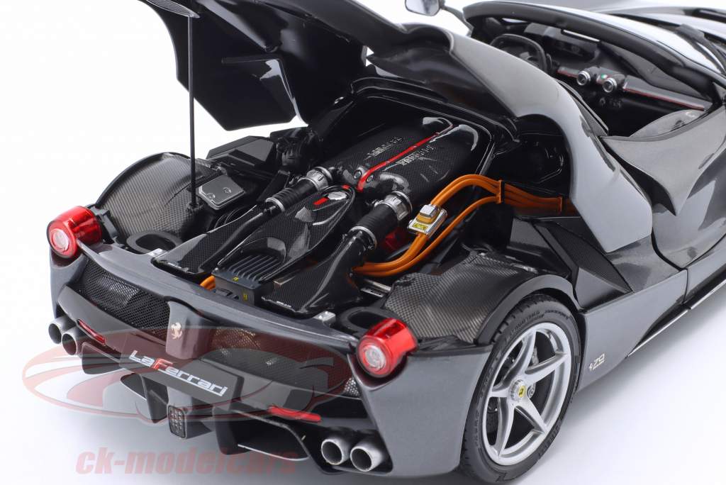 Ferrari LaFerrari Aperta Ano de construção 2016 Cinza 1:18 BBR