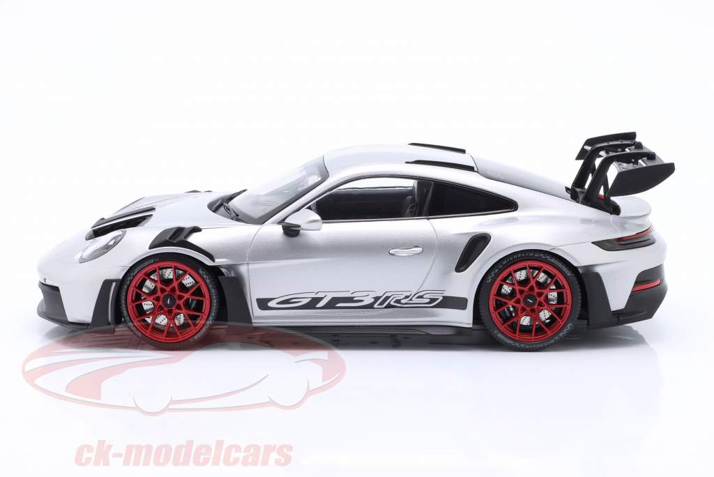 Porsche 911 (992) GT3 RS year 2023 silver / Red rims 1:18 Minichamps