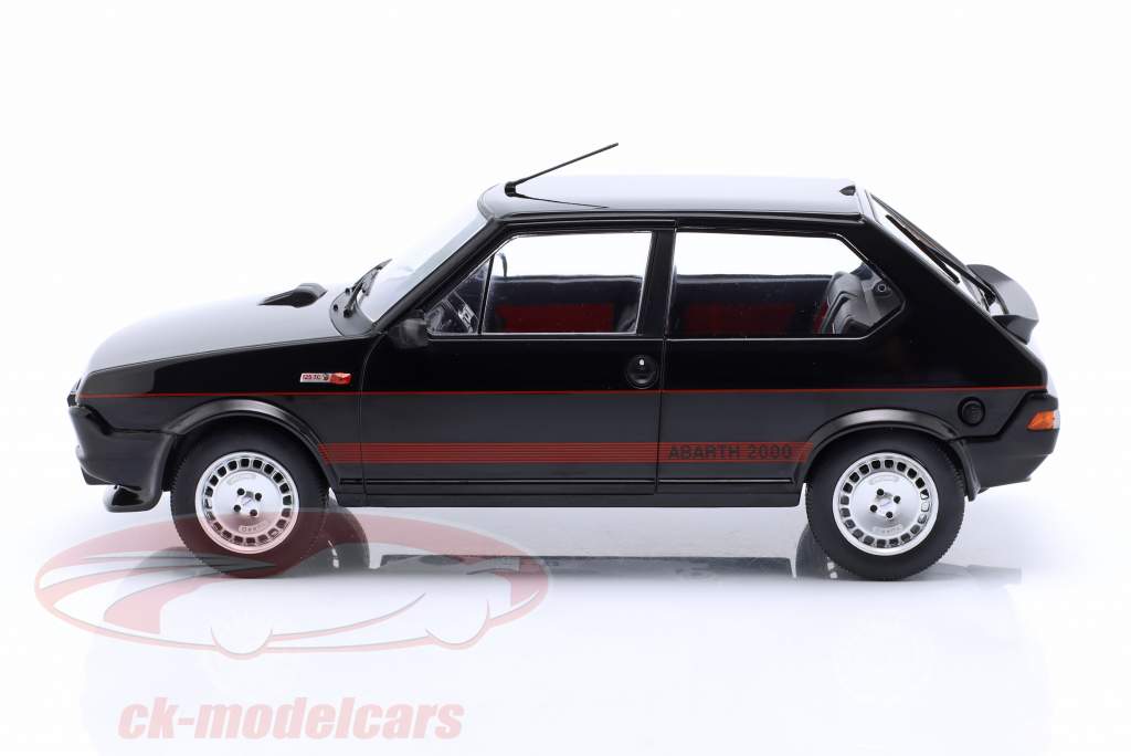 Fiat Ritmo TC 125 Abarth Byggeår 1980 sort 1:18 ModelCar Group