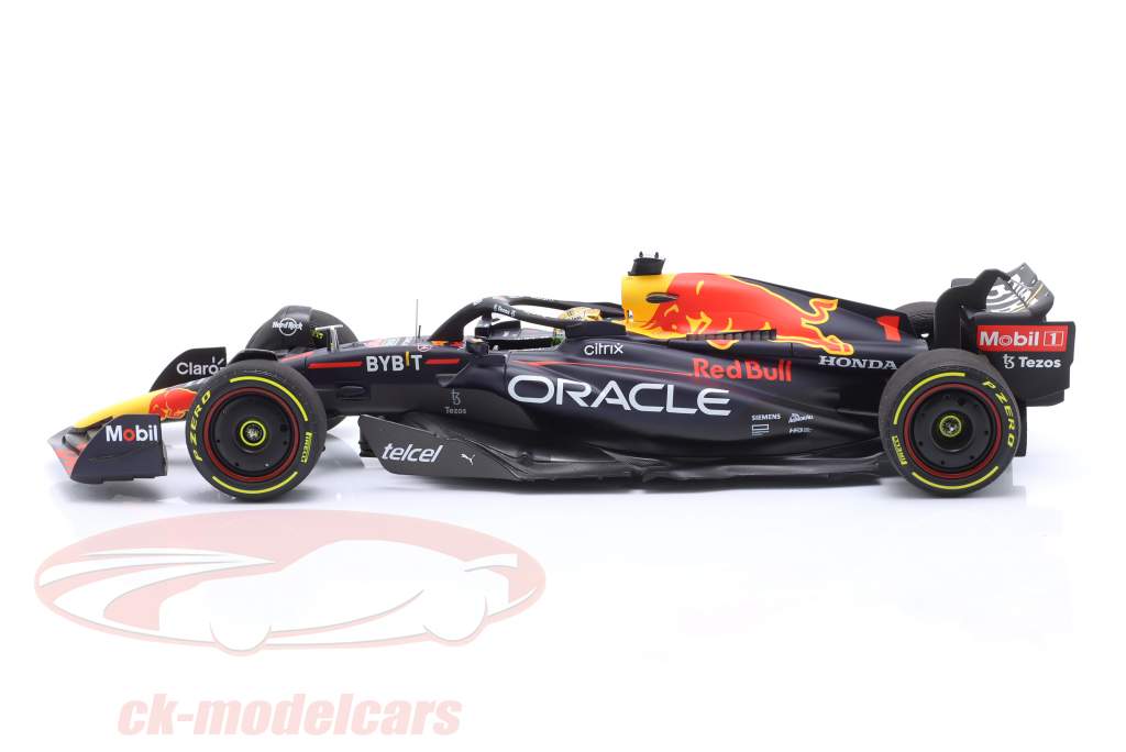 Max Verstappen Red Bull RB18 #1 Winner Mexican GP Formula 1 World Champion 2022 1:18 Minichamps