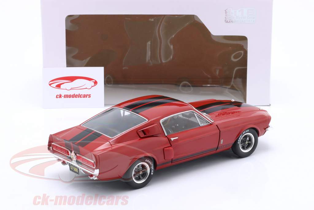 Shelby GT500 Byggeår 1967 rød med sort striber 1:18 Solido