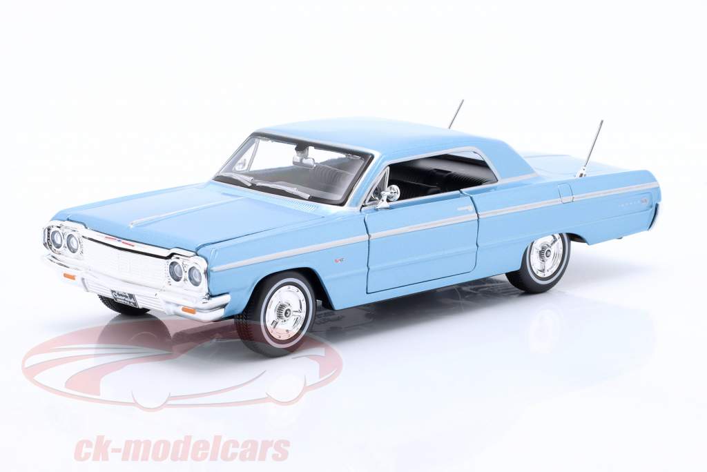 Chevrolet Impala SS Byggeår 1964 Lyseblå 1:24 Maisto